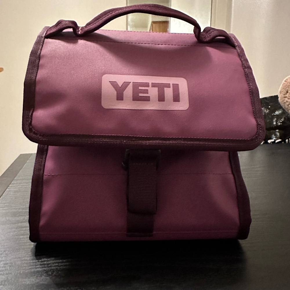 Yeti Day-trip lunch box